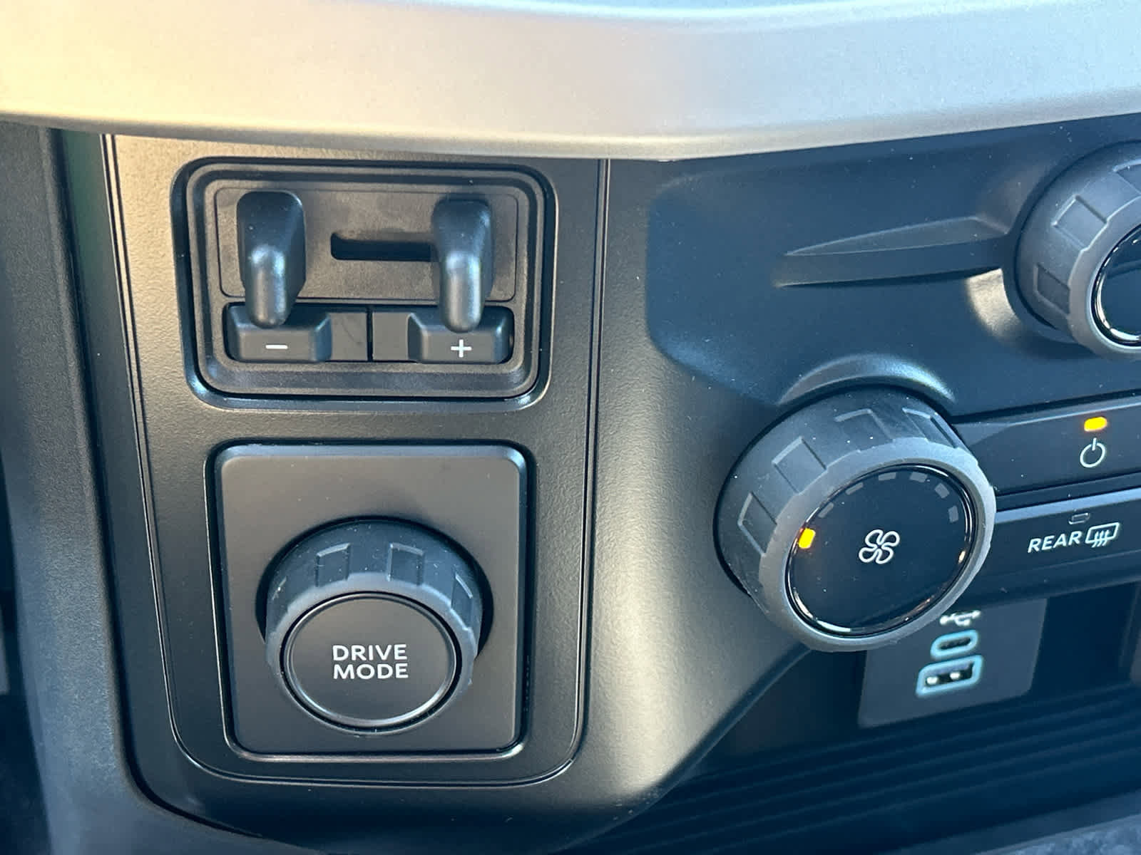 Used 2024 Ford F350 XL w/ XL Chrome Package image 41