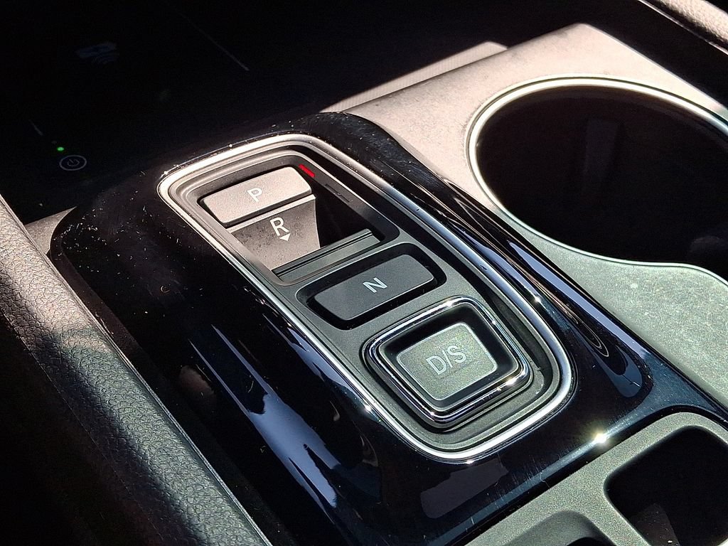Used 2025 Honda Pilot Touring image 15