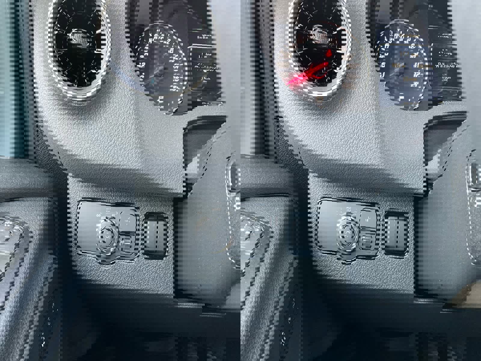 Used 2025 Mercedes-Benz Sprinter 2500 image 20