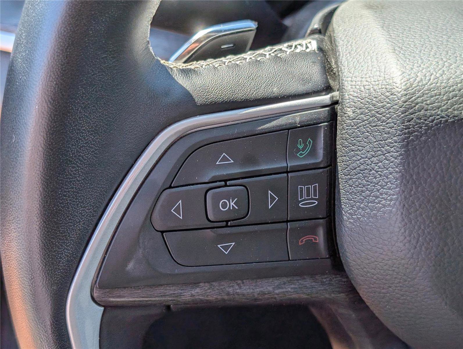 Used 2022 Jeep Grand Cherokee L Limited AWD/4WD image 27