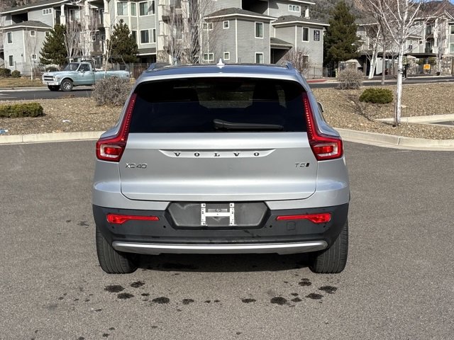 Used 2019 Volvo XC40 T5 Momentum image 4