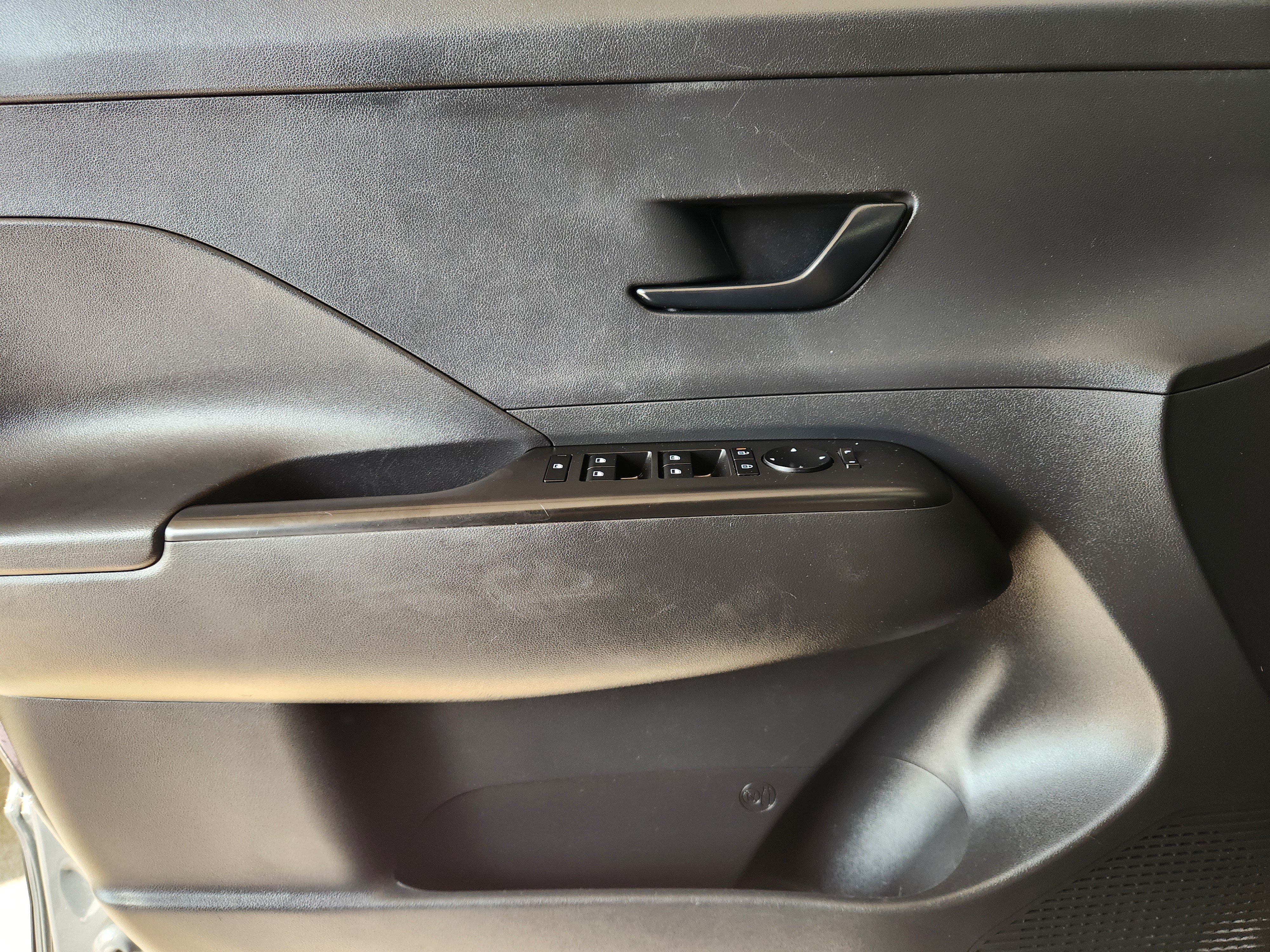 Used 2024 Hyundai Kona SEL AWD/4WD image 23