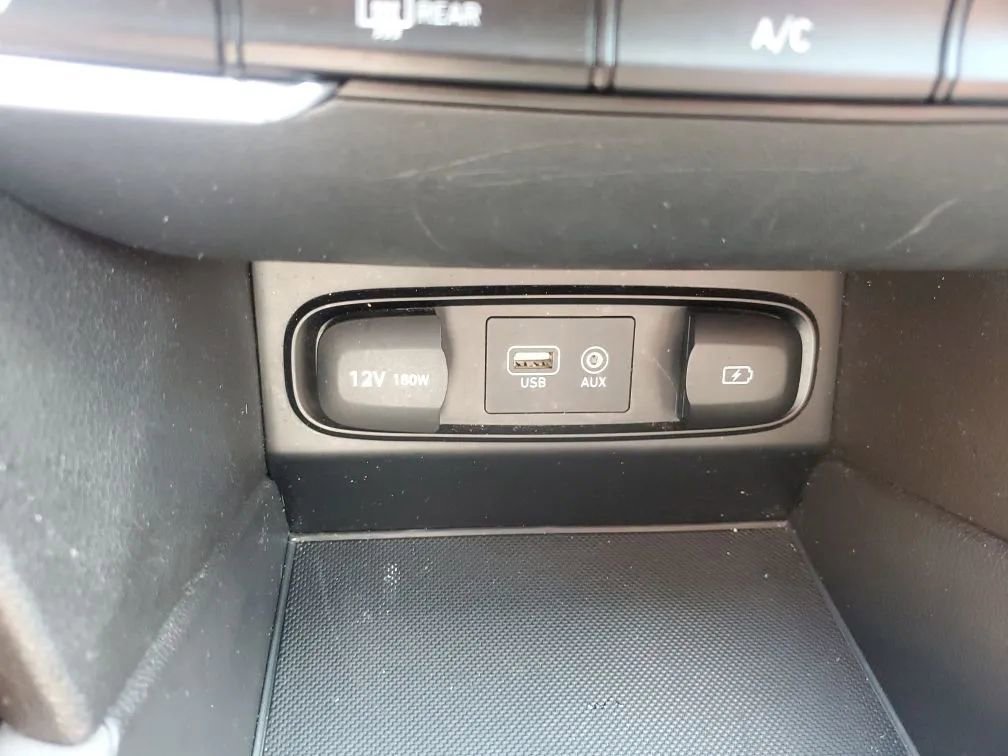 Used 2019 Hyundai Santa Fe SE AWD/4WD image 17