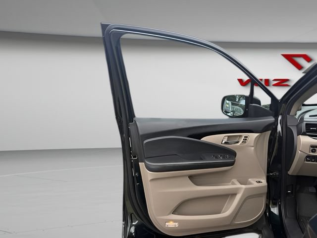 Used 2016 Honda Pilot Touring image 17