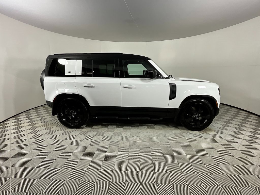 Certified 2024 Land Rover Defender 110 X-Dynamic SE image 5