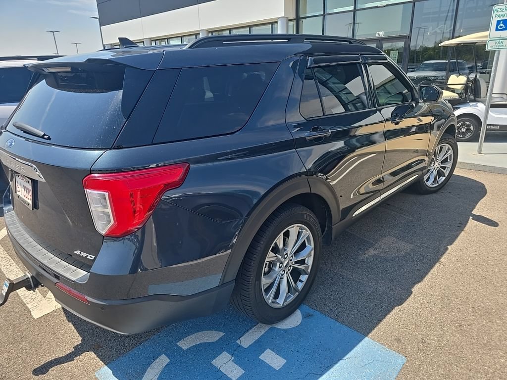 Used 2022 Ford Explorer XLT w/ Equipment Group 202A AWD/4WD image 5