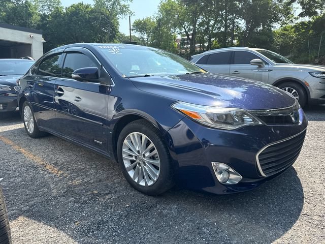 Used 2013 Toyota Avalon Limited w/ Technology Pkg FWD image 3