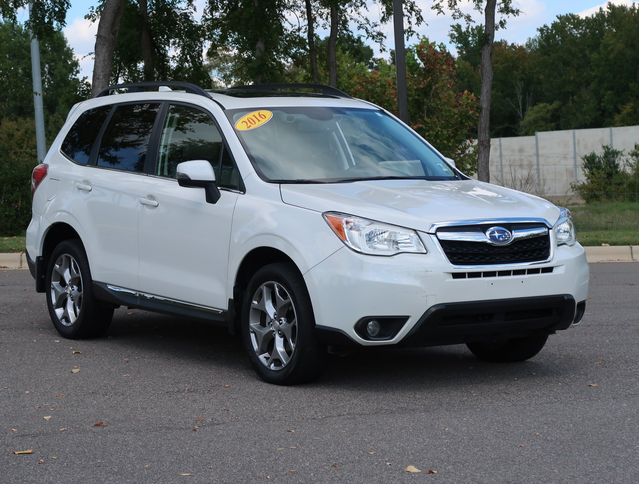 Used 2016 Subaru Forester 2.5i Touring w/ Eyesight & Navigation System AWD/4WD image 1