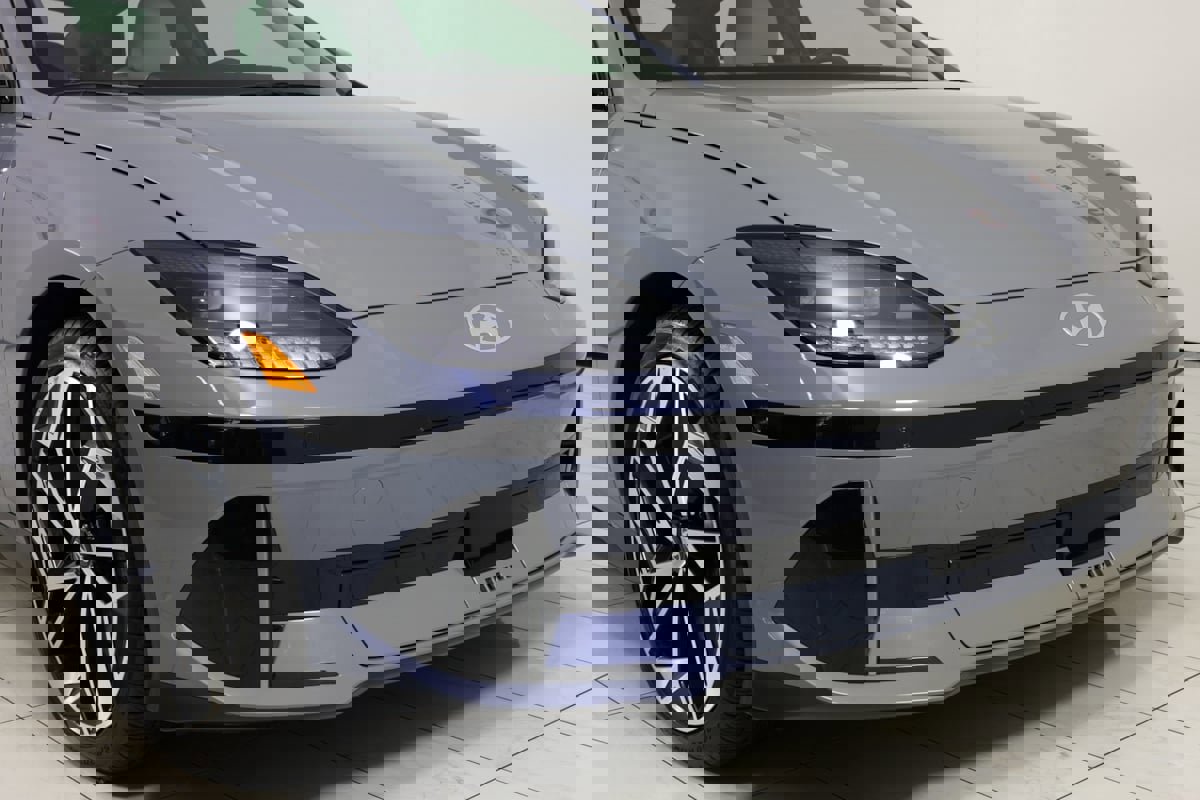 Used 2025 Hyundai Ioniq 6 Limited image 37