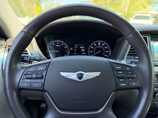 Used 2015 Hyundai Genesis 3.8 AWD/4WD image 29