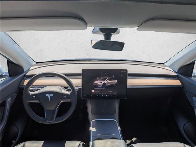 Used 2022 Tesla Model Y Long Range image 18