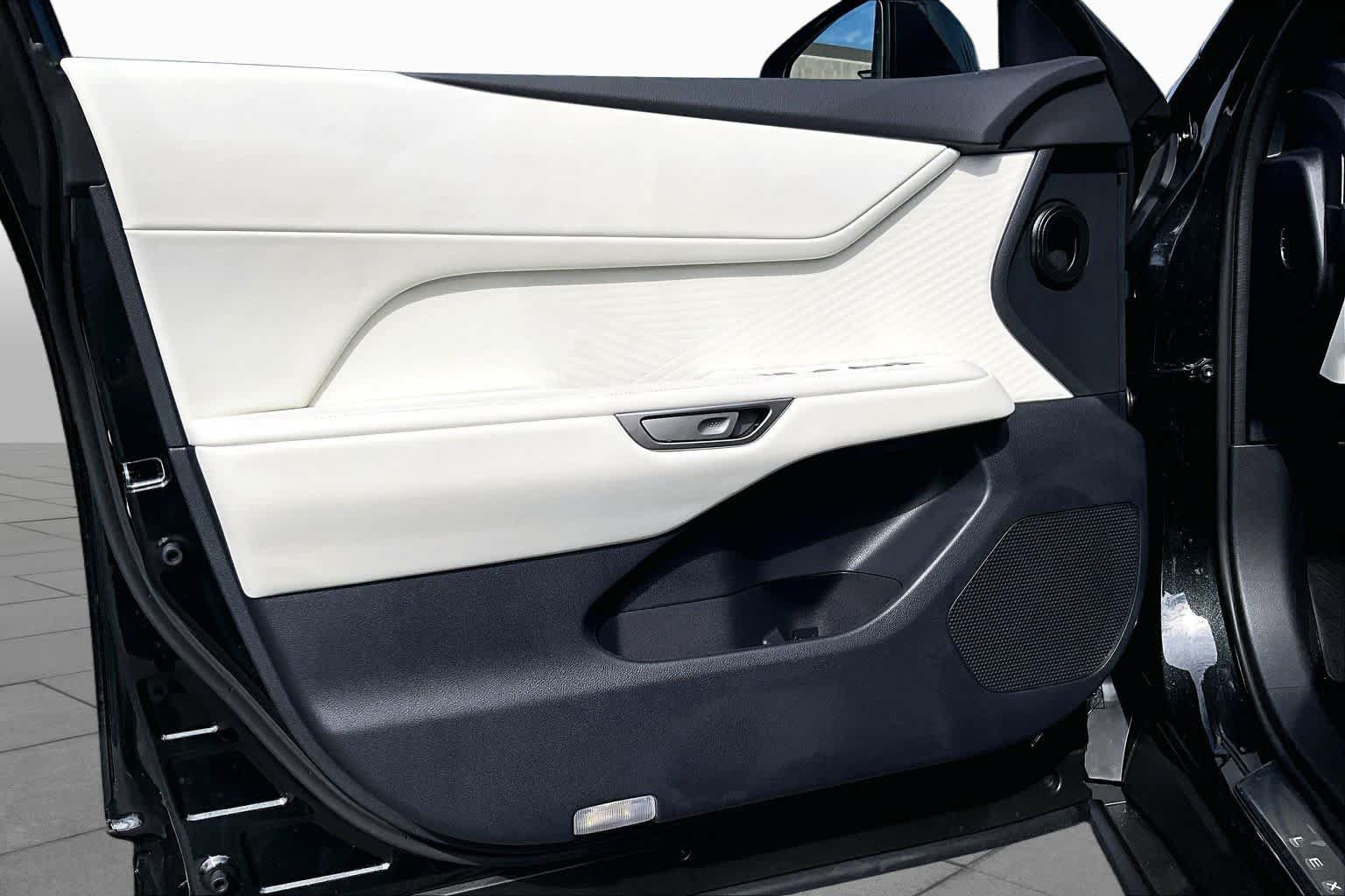 New 2026 Lexus ES 350e FWD image 16