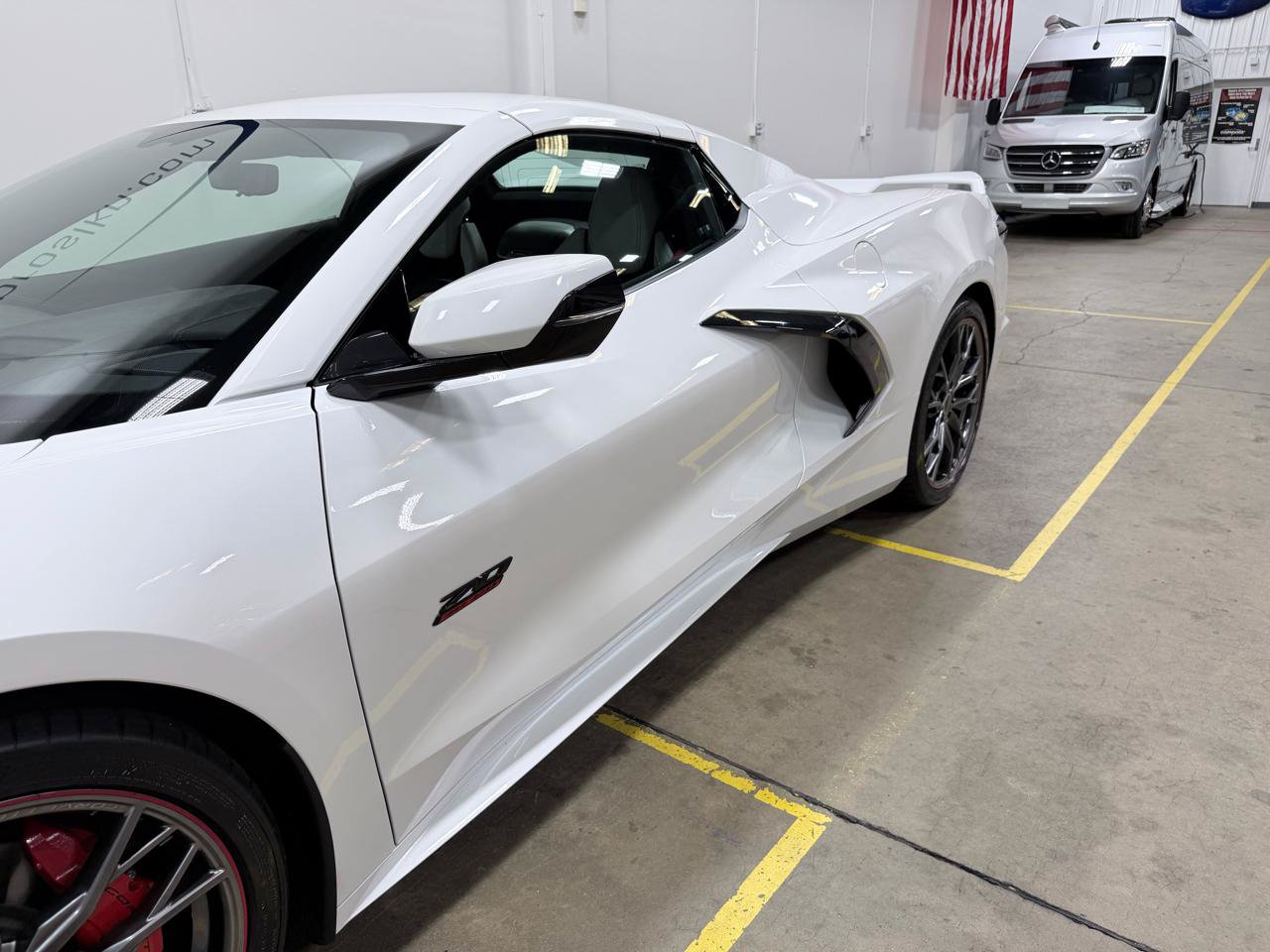 Used 2023 Chevrolet Corvette Stingray Premium Conv w/ Z51 Performance Package RWD image 23