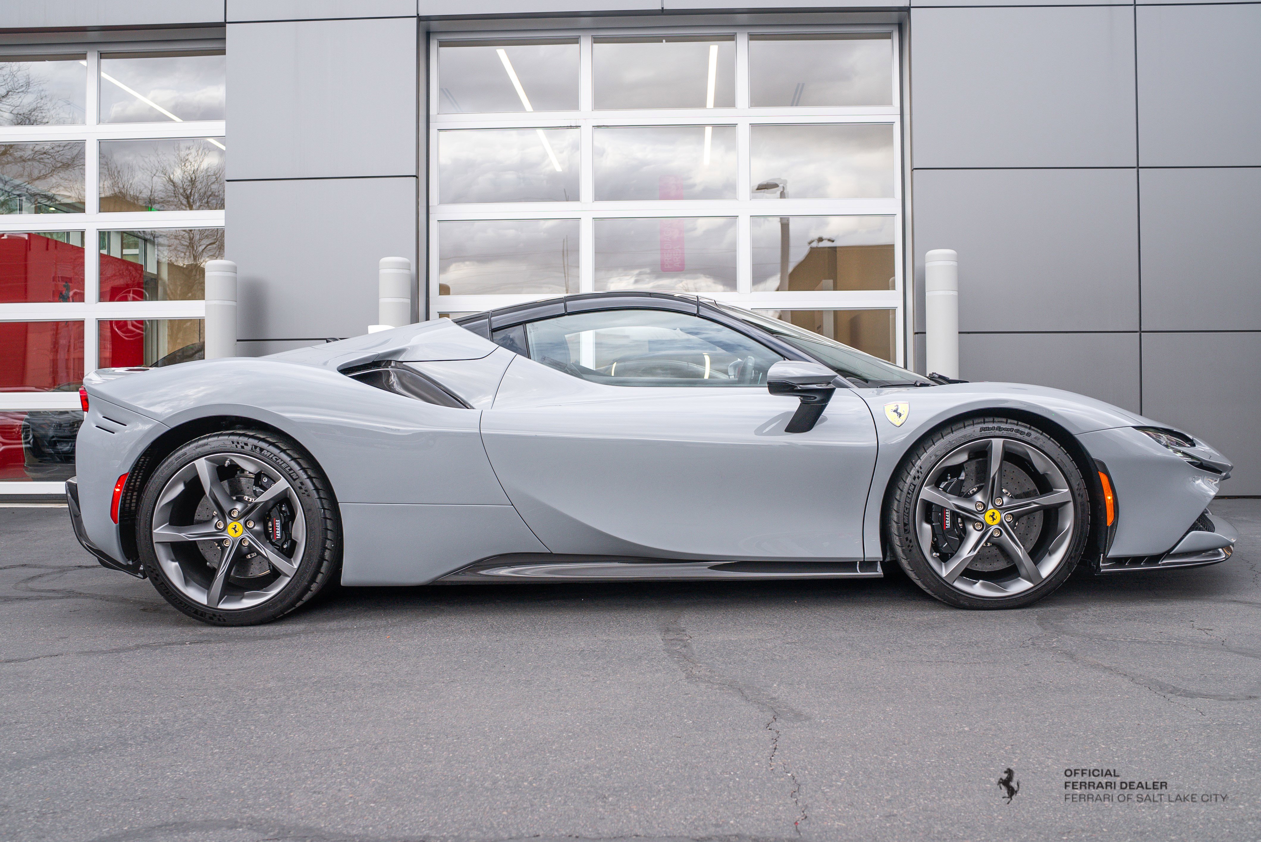 Used 2024 Ferrari SF90 Spider image 13