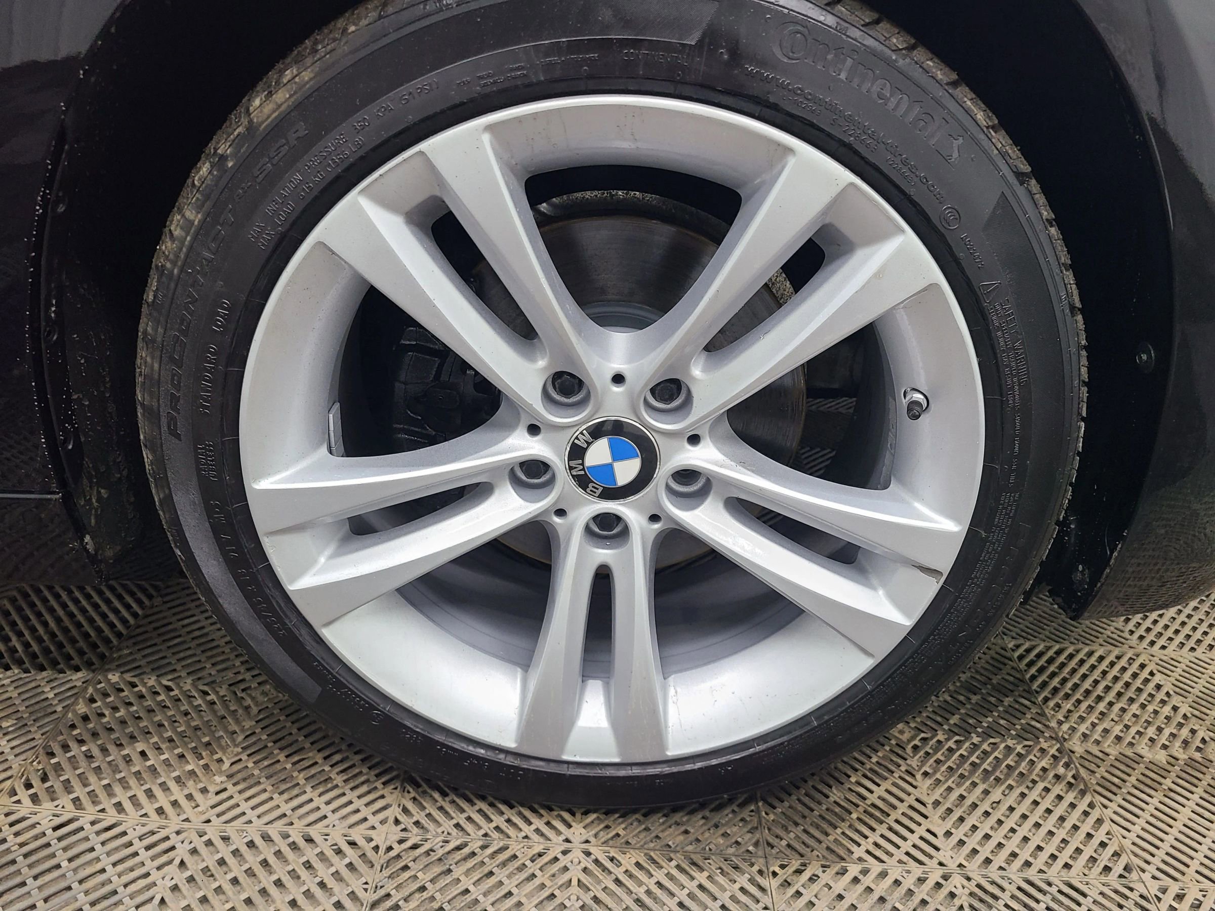 Used 2018 BMW 330i xDrive Sedan w/ Convenience Package image 15