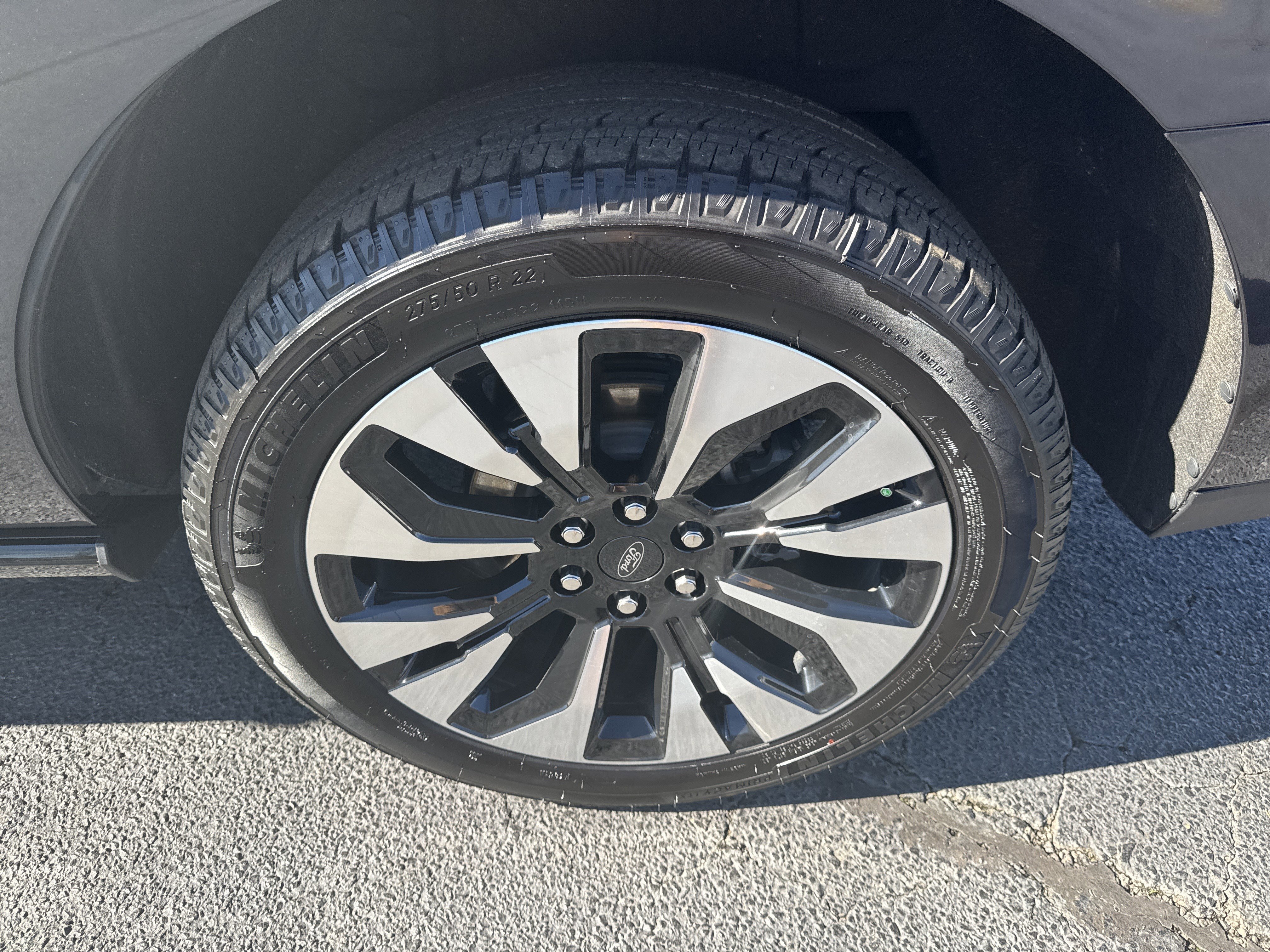 Certified 2025 Ford Expedition Platinum w/ Driver's Package image 19