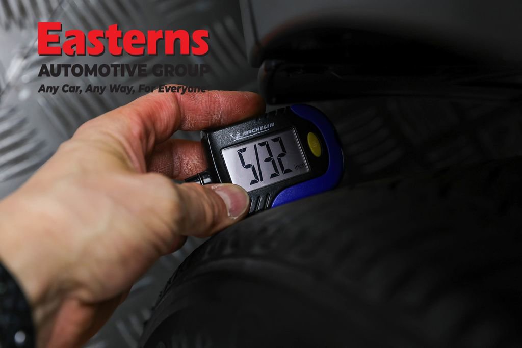 Used 2023 Nissan Kicks SR w/ SR Premium Package image 27