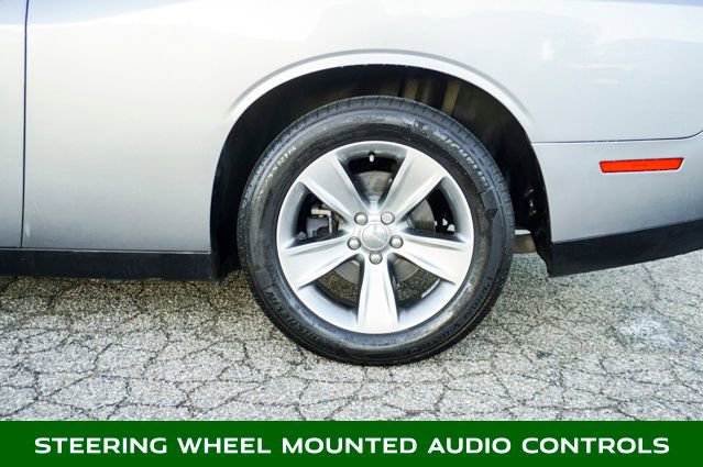 Used 2016 Dodge Challenger SXT image 5