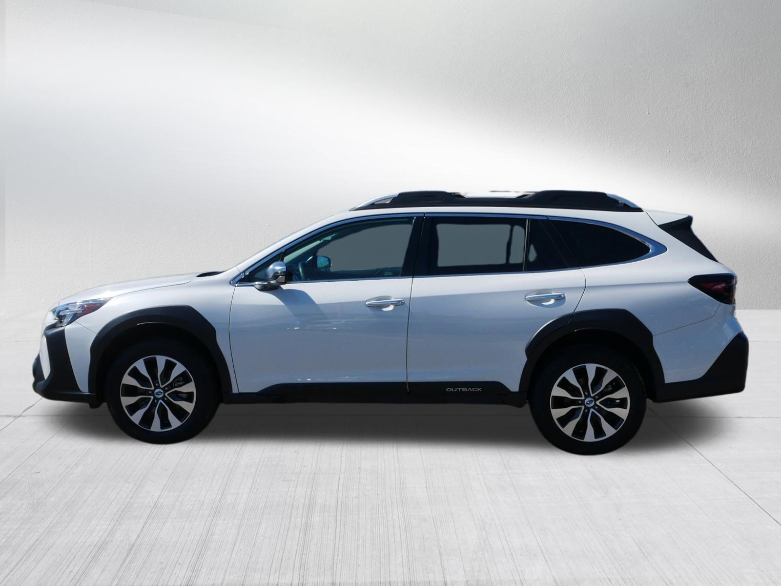 Certified 2025 Subaru Outback Touring XT AWD/4WD image 4