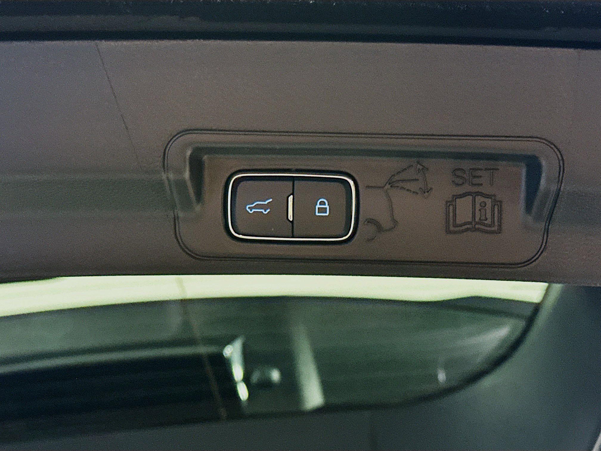 Used 2025 Ford Explorer Platinum w/ LUX Leather Package image 32