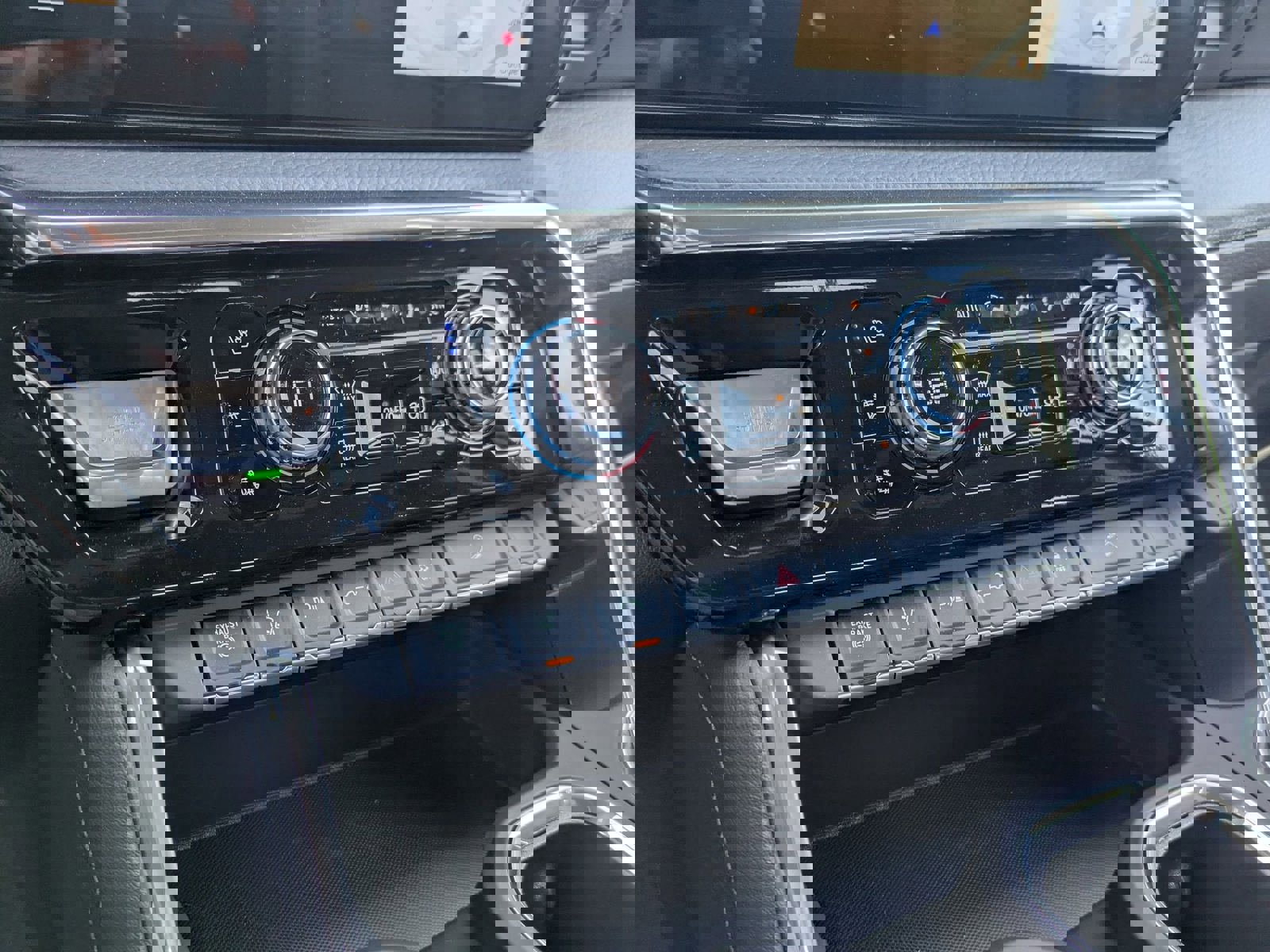 New 2025 GMC Sierra 2500 Denali w/ Denali Reserve Package image 18