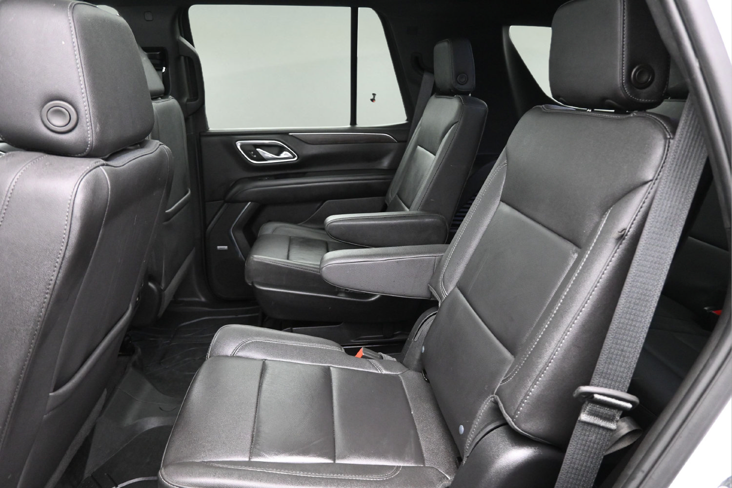 Used 2023 Chevrolet Tahoe Z71 w/ Z71 Off-Road Package AWD/4WD image 14
