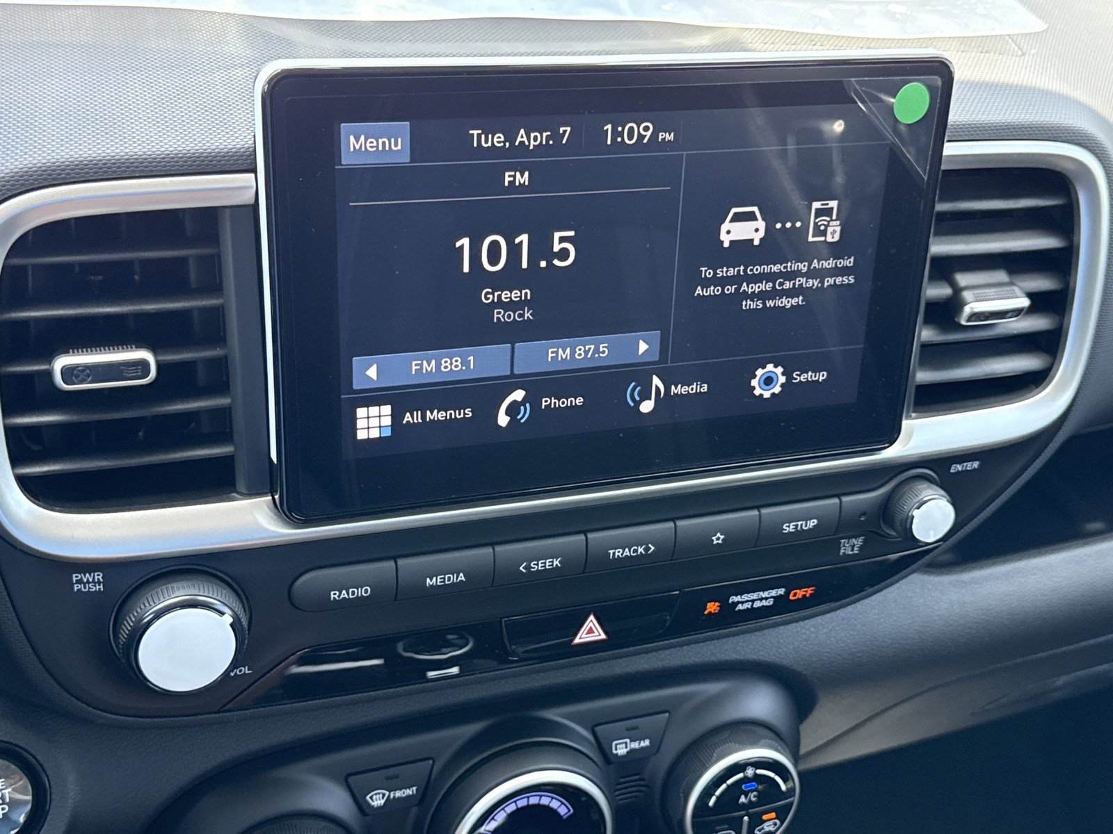 New 2026 Hyundai Venue SEL image 22