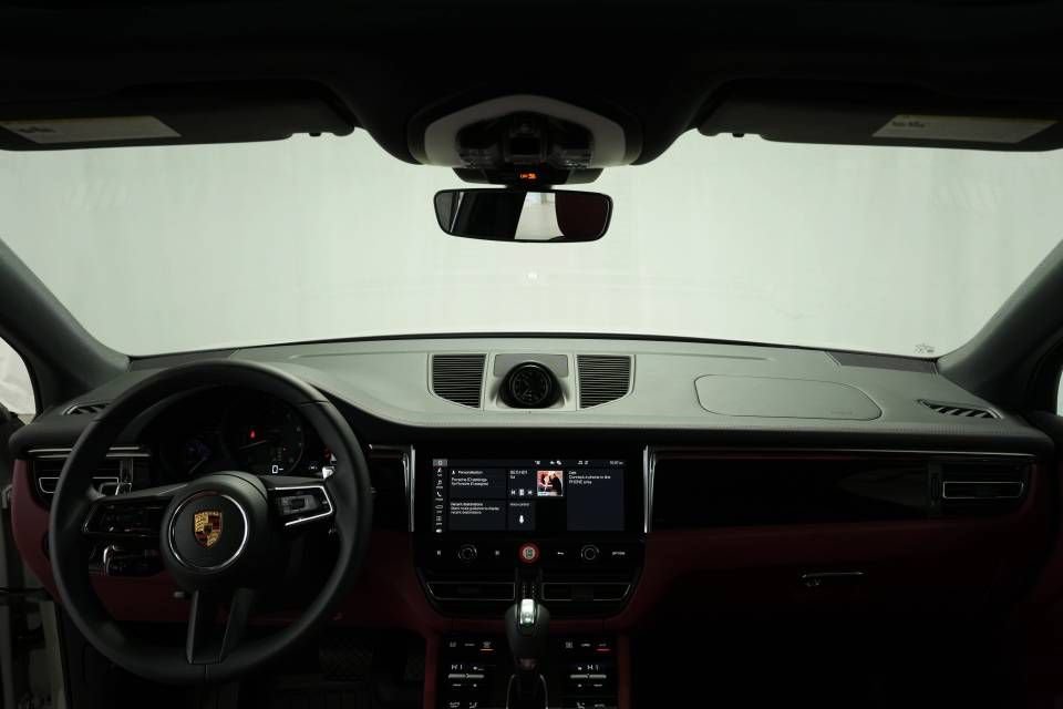New 2026 Porsche Macan AWD/4WD image 16
