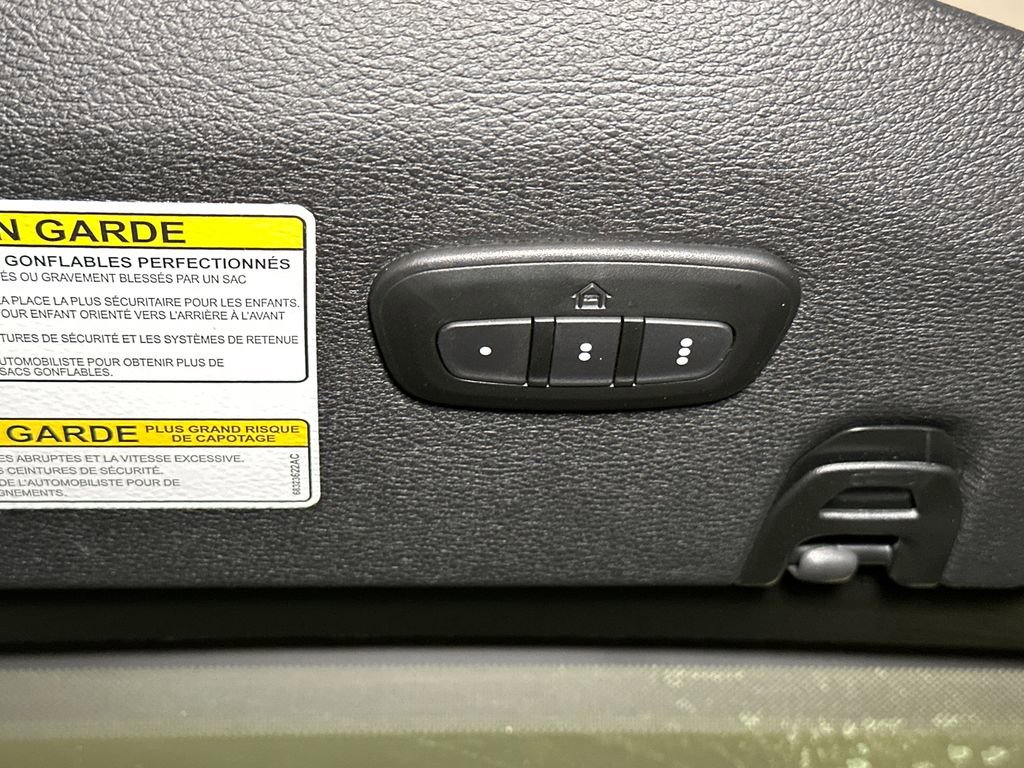 Used 2023 Jeep Wrangler Unlimited Sahara w/ Cold Weather Group AWD/4WD image 30