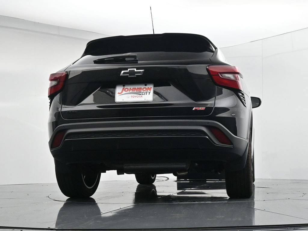 Used 2025 Chevrolet Trax RS w/ Driver Confidence Package FWD image 35