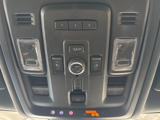 Used 2023 Chevrolet Suburban High Country image 53