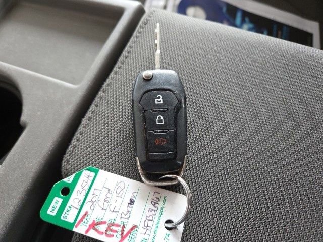 Used 2017 Ford F150 XLT w/ XTR Package image 8