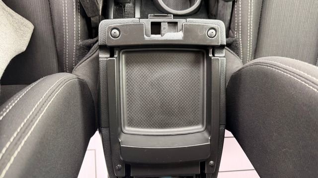 Used 2018 Jeep Wrangler Unlimited Rubicon image 32