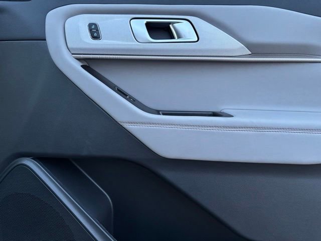 New 2025 Ford Explorer Active w/ Active Comfort Package image 24