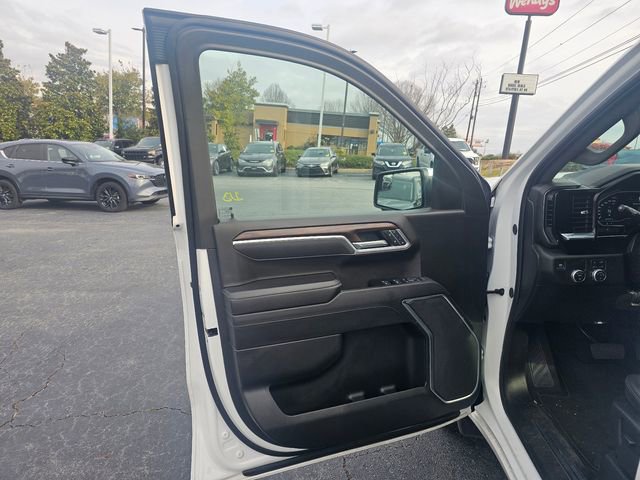 Used 2025 GMC Sierra 1500 SLT image 30