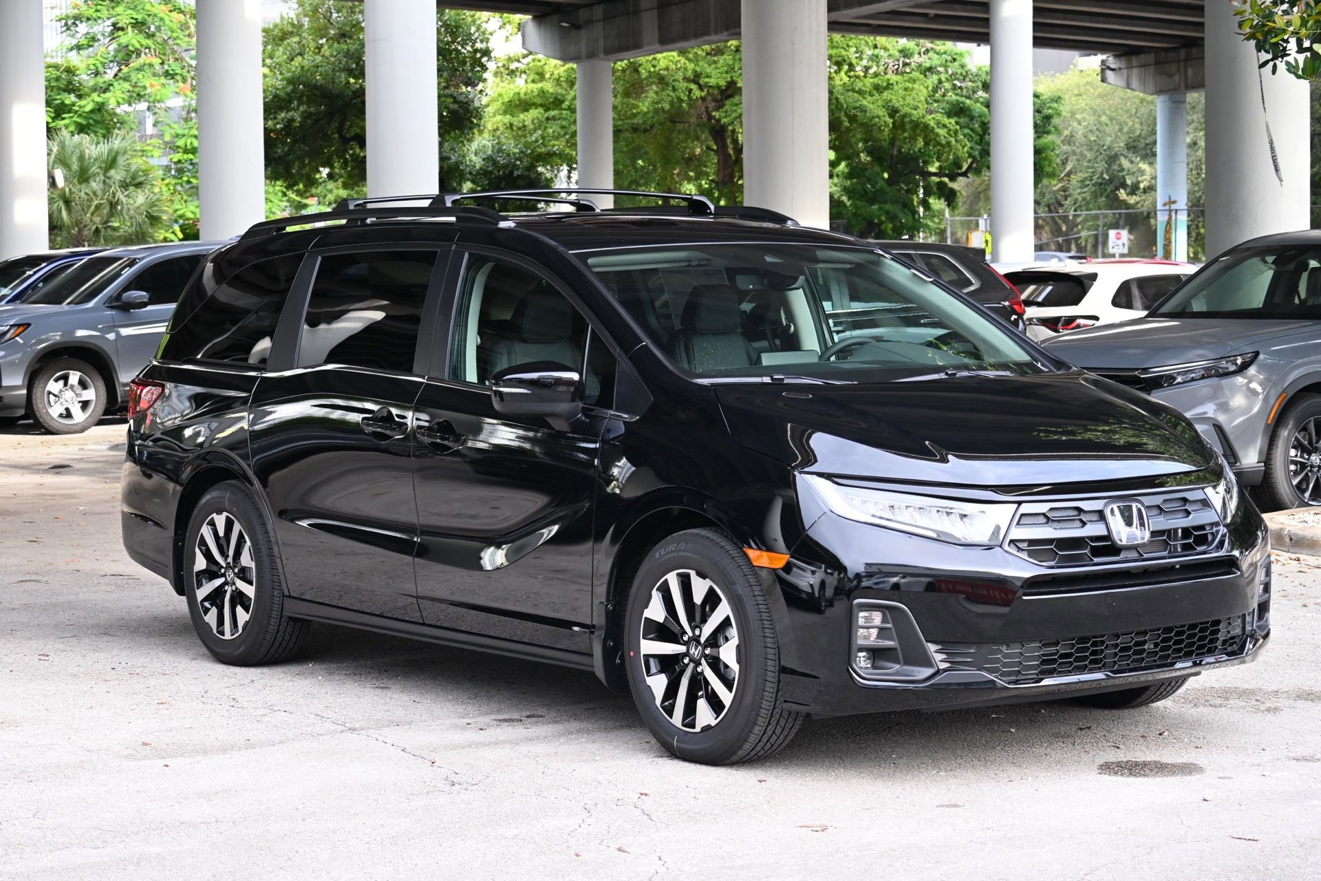 New 2026 Honda Odyssey EX-L image 3