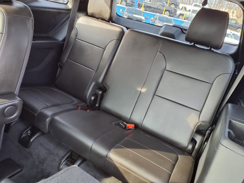 Used 2021 Chevrolet Traverse LT w/ LT Premium Package image 21