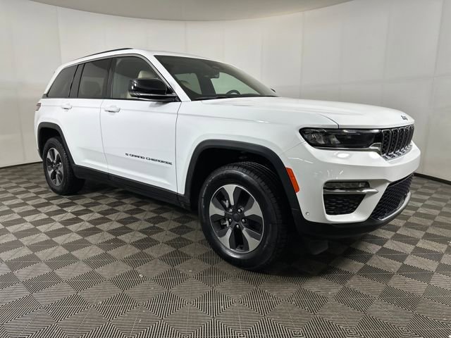 Used 2022 Jeep Grand Cherokee Limited 4xe w/ Luxury Tech Group II image 2