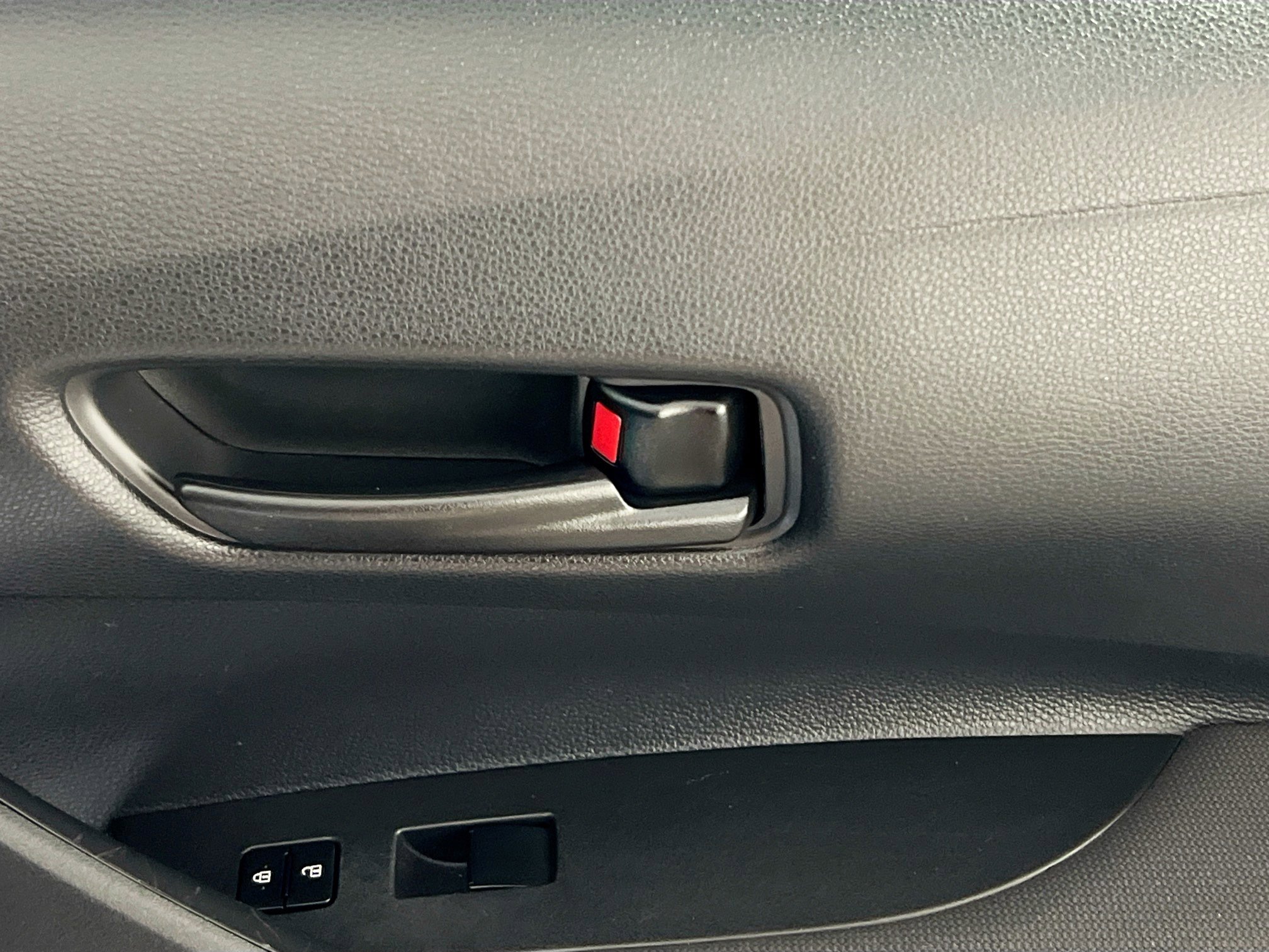 Used 2025 Toyota Corolla LE image 31