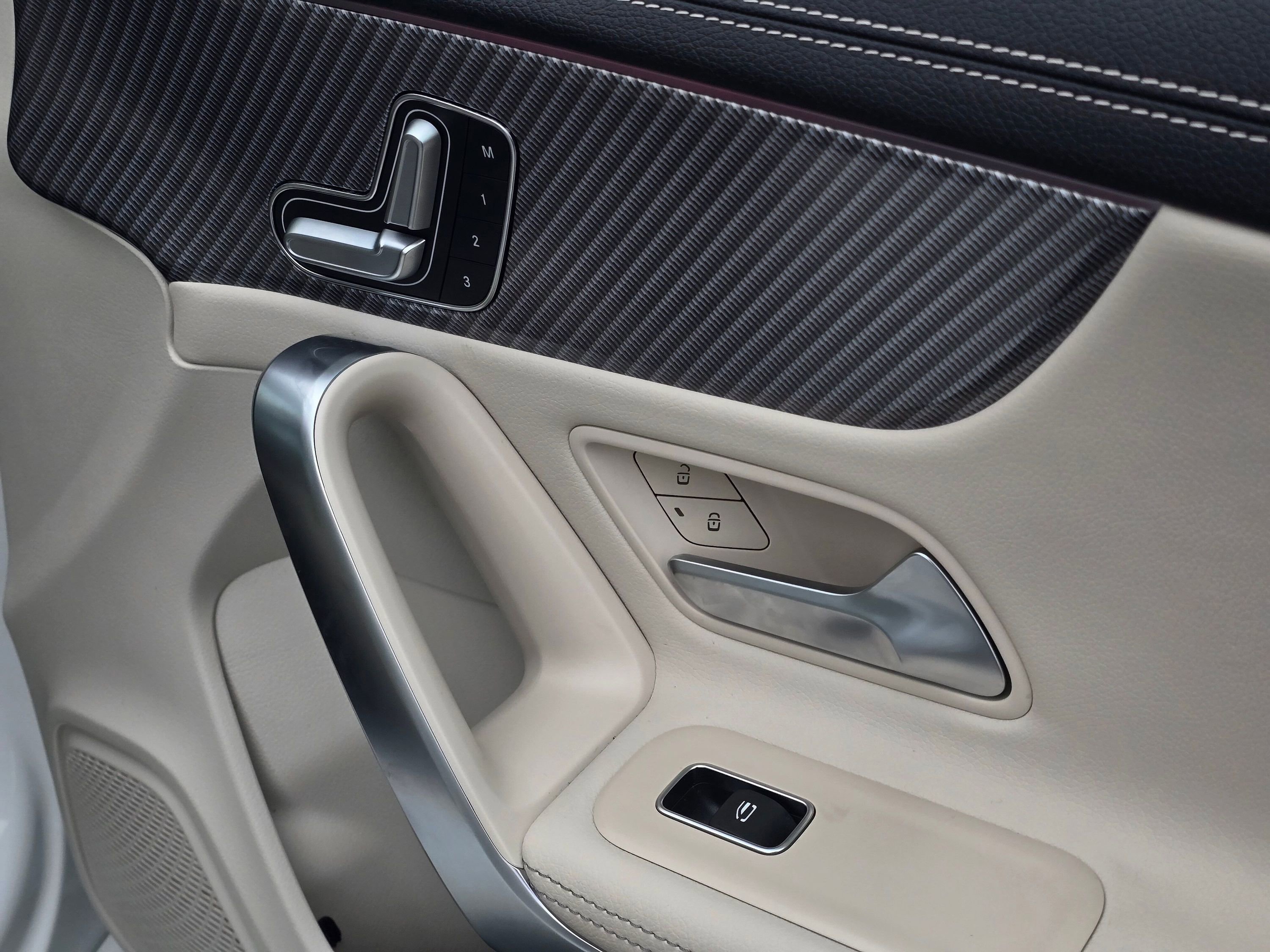 Used 2025 Mercedes-Benz CLA 250 4MATIC image 26