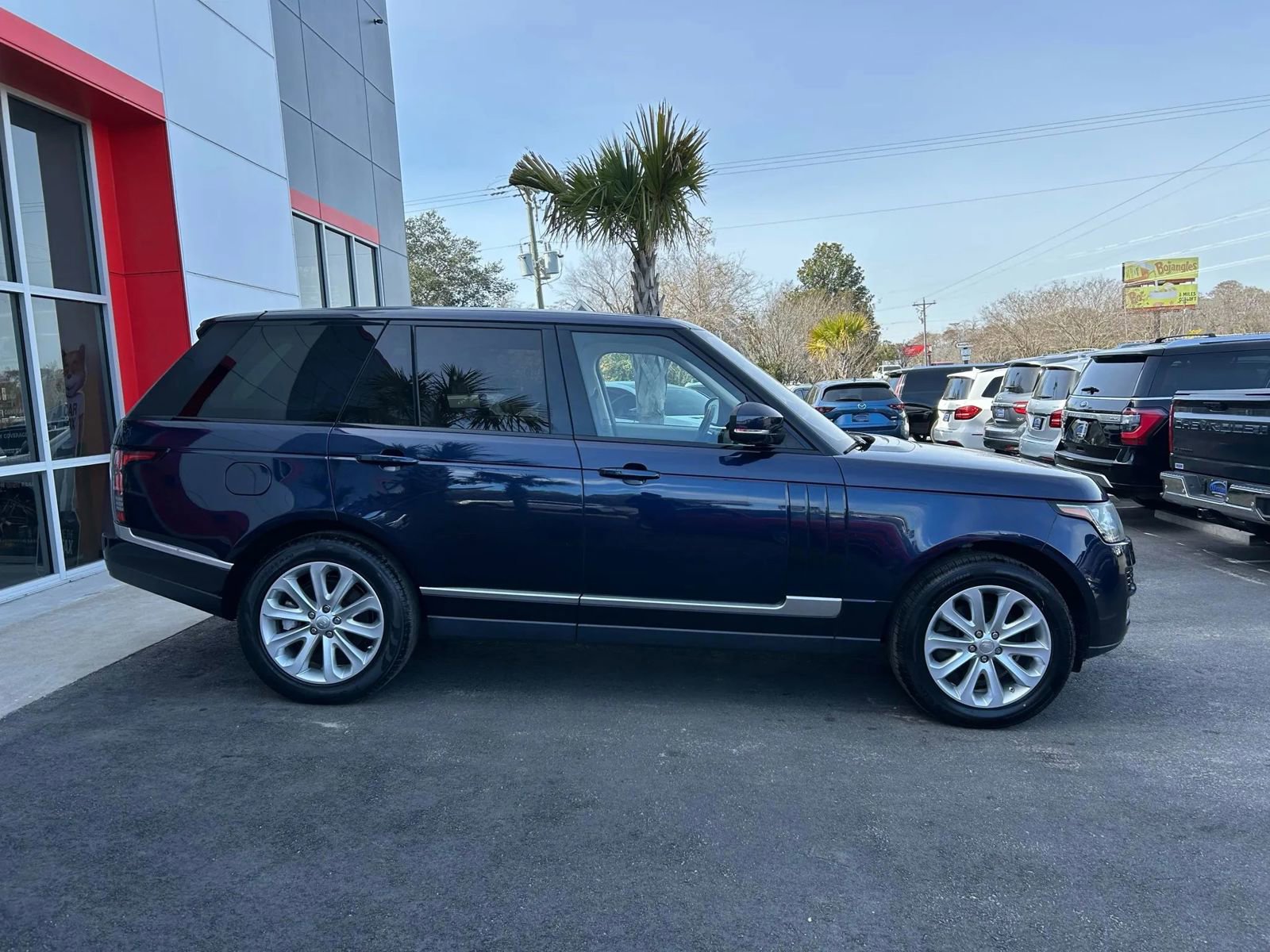 Used 2015 Land Rover Range Rover HSE image 7