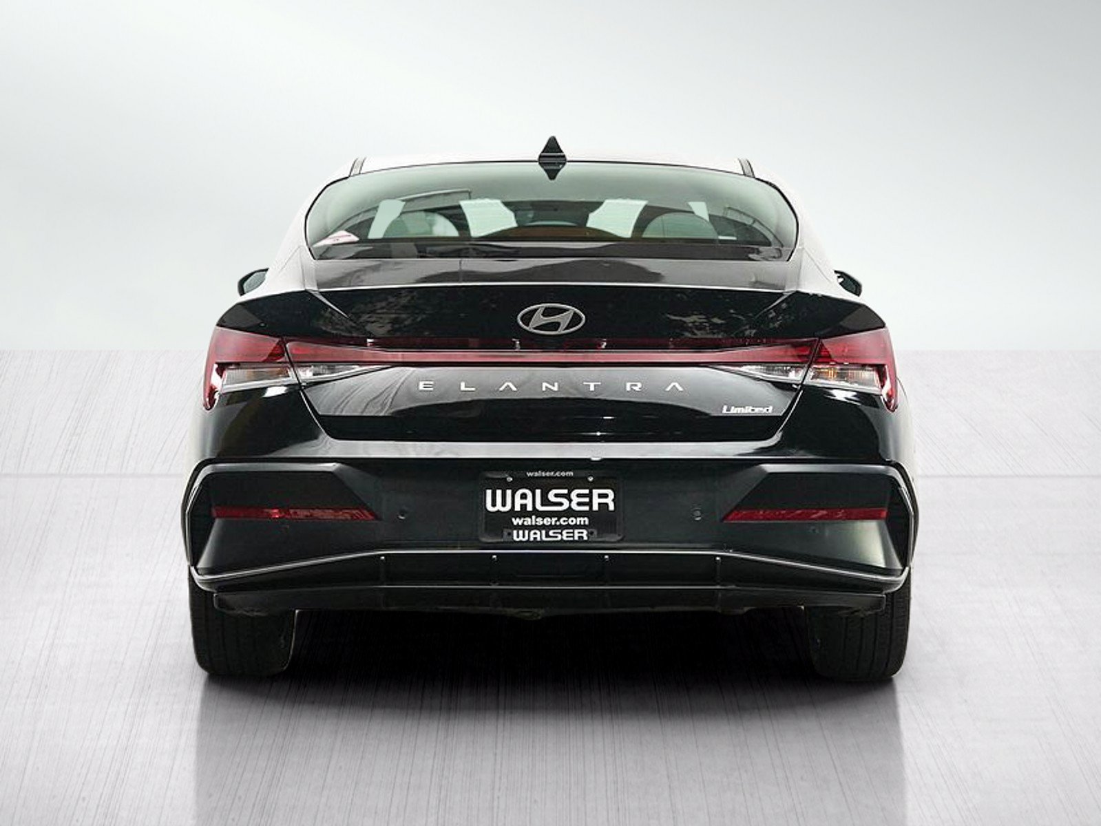 Used 2024 Hyundai Elantra Limited FWD image 4