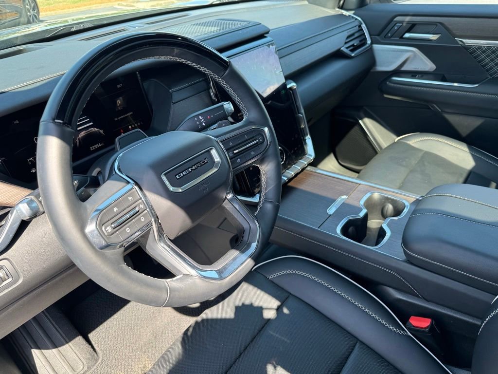 Used 2024 GMC Acadia Denali w/ Super Cruise Package FWD image 16
