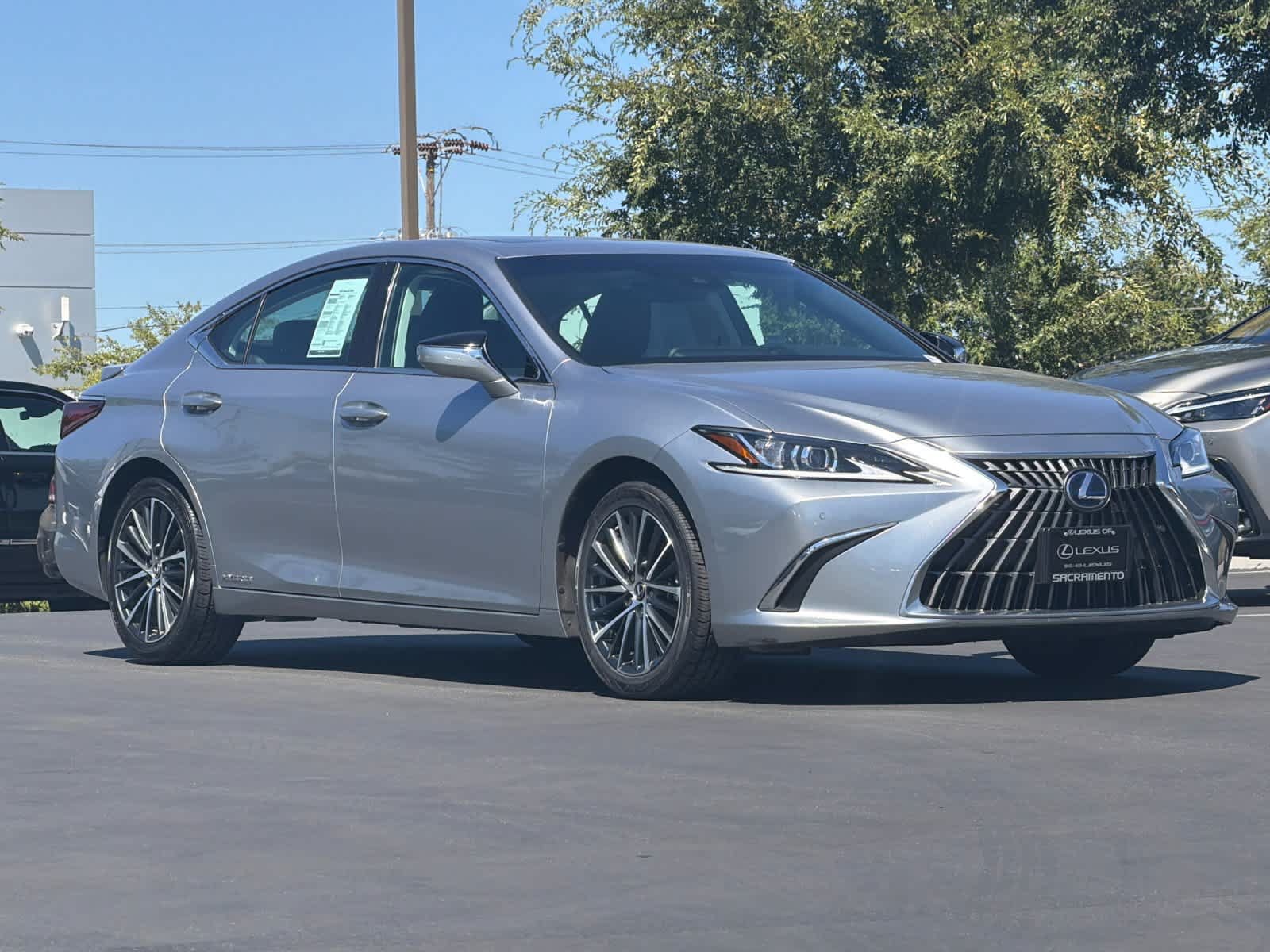 Used 2022 Lexus ES 300h w/ Premium Package FWD image 5