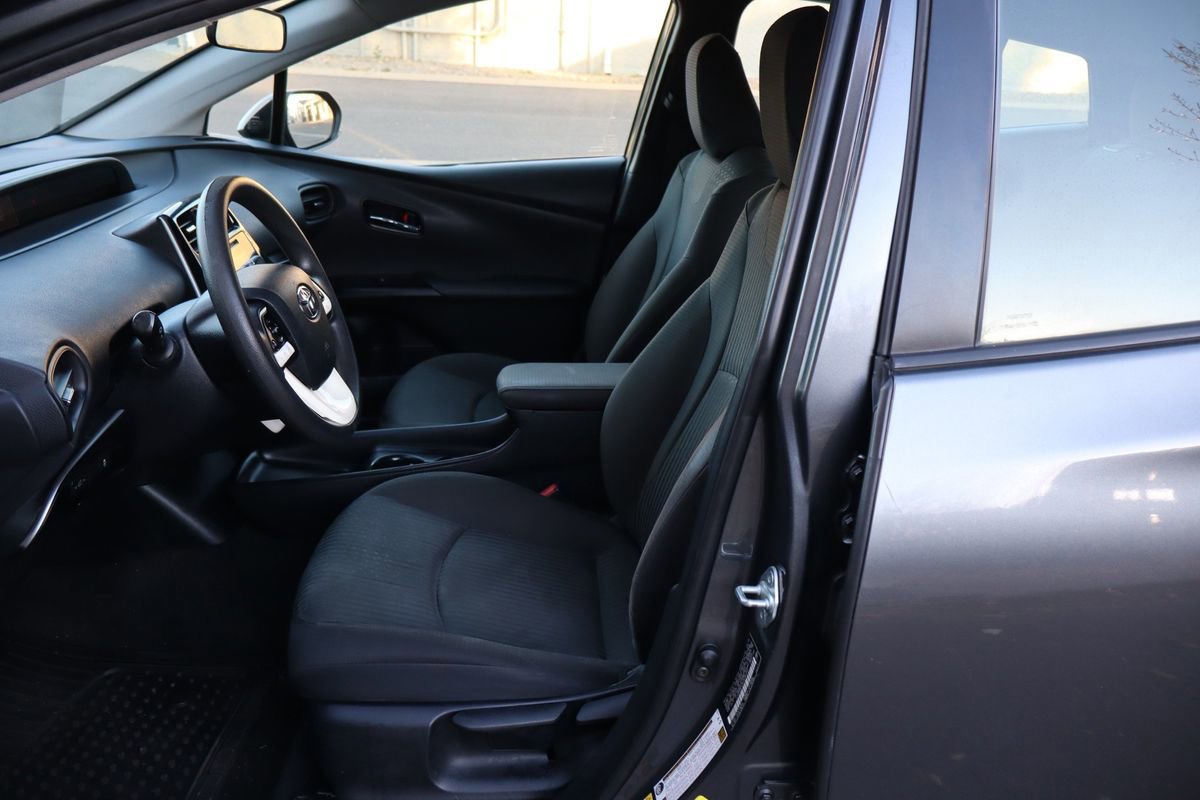 Used 2017 Toyota Prius Two image 19