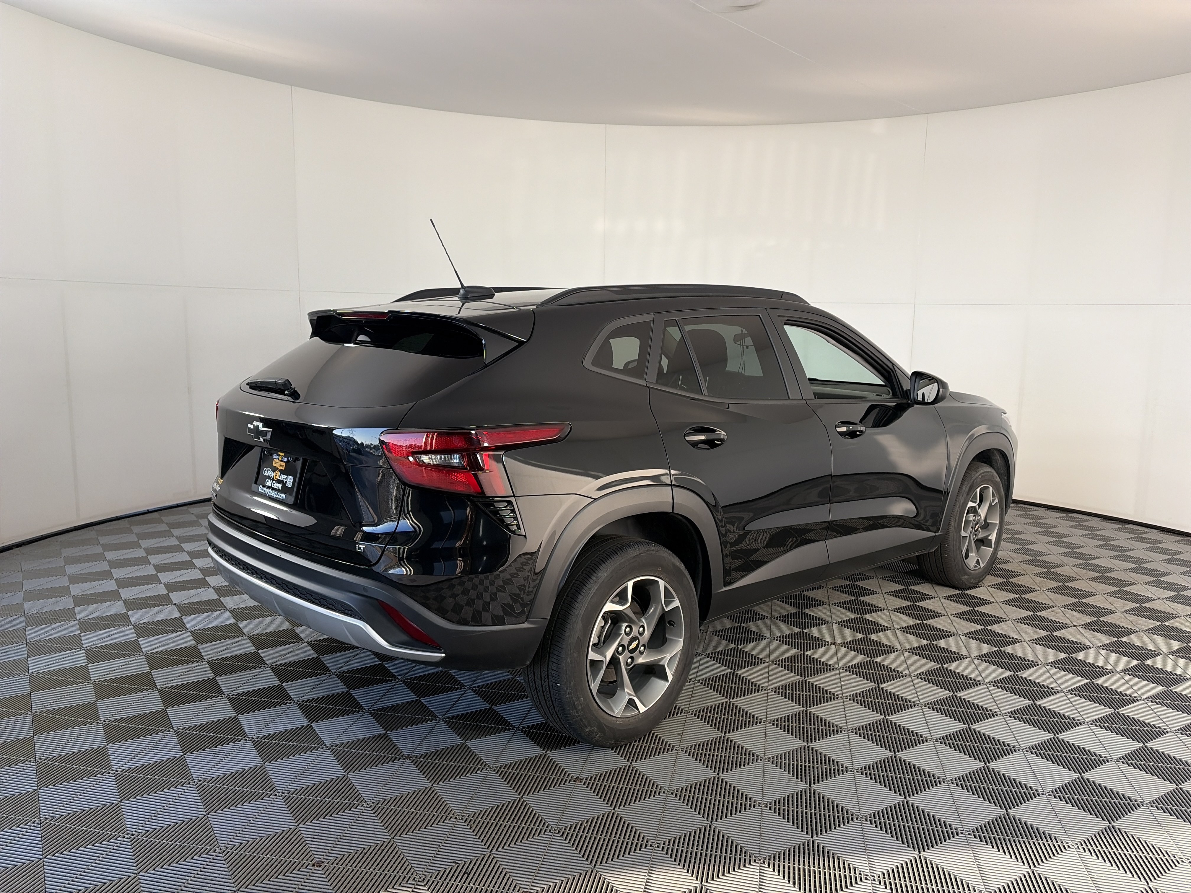 Used 2024 Chevrolet Trax LT w/ Driver Confidence Package FWD image 10