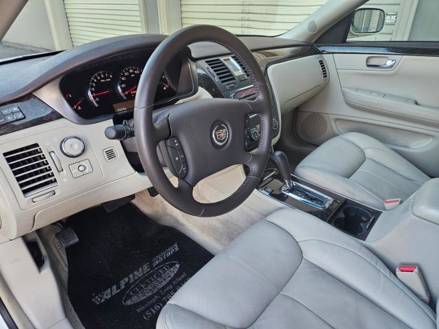 Used 2010 Cadillac DTS image 17