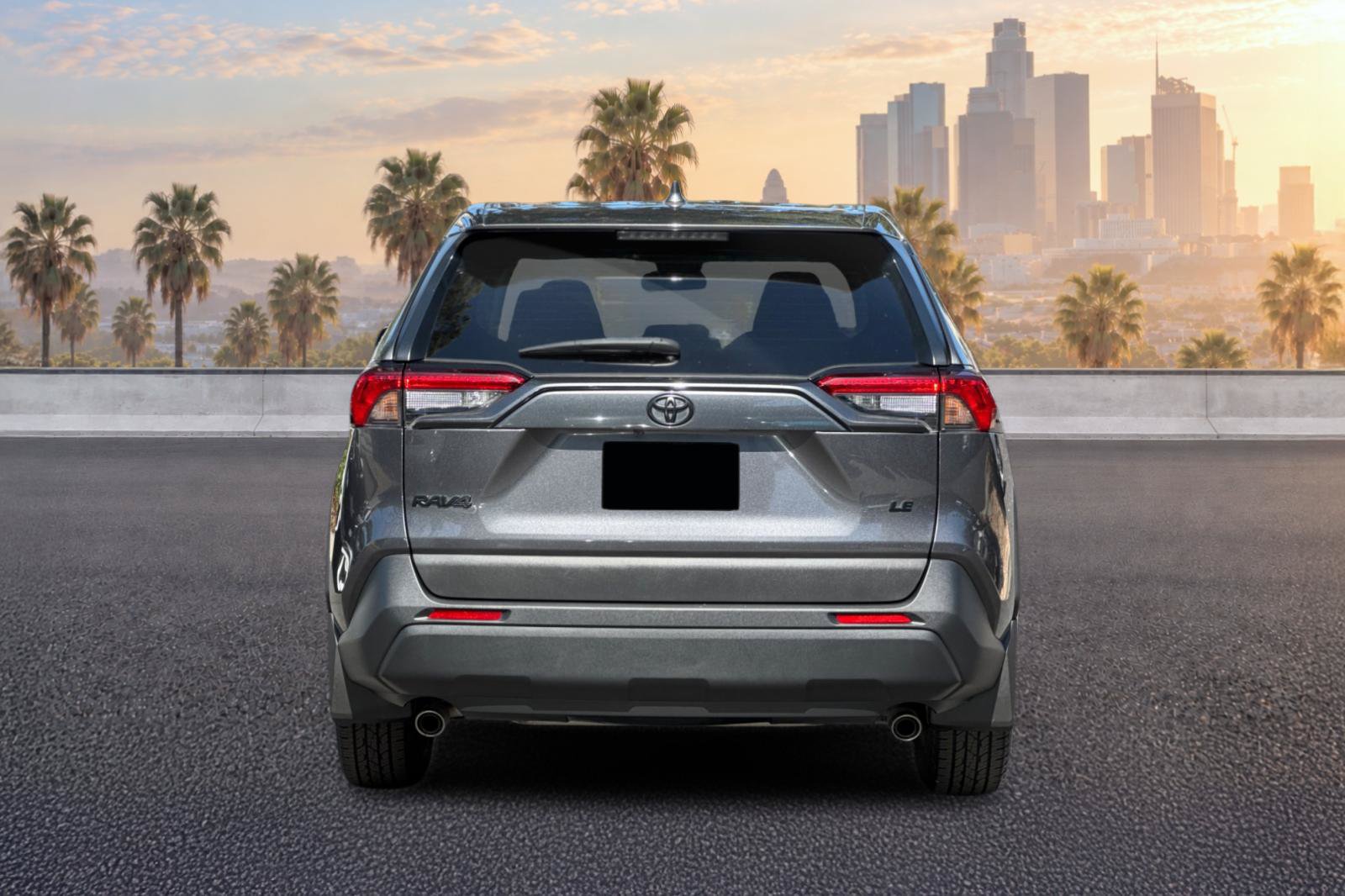 Used 2022 Toyota RAV4 LE FWD image 5