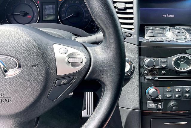 Used 2013 INFINITI FX37 AWD w/ Premium Pkg image 17