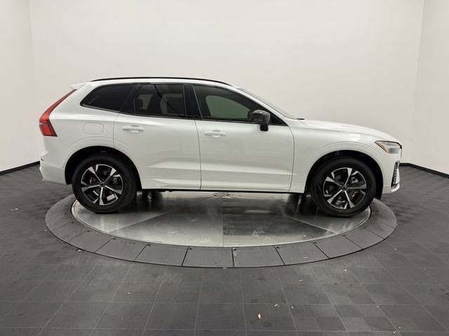 New 2026 Volvo XC60 B5 Core AWD/4WD image 8